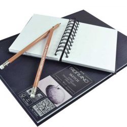 Quaderno Sketch Diary f.toA5 pagine bianche 140pg 110gr con elastico -  colore nero(1 PEZZO)